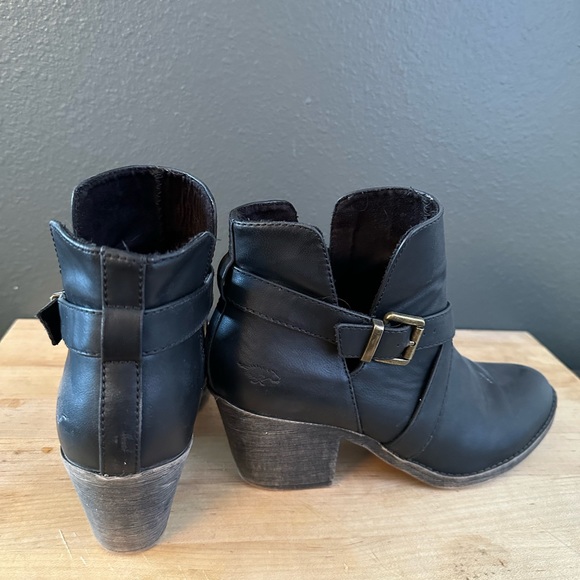 Rocket Dog ankle Booties - Picture 2 of 5